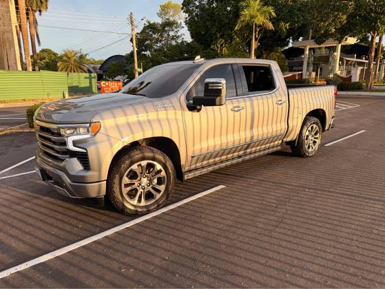 CHEVROLET SILVERADO 5.3 V8 GASOLINA 1500 HIGH COUNTRY 4X4 AUTOMÁTICO